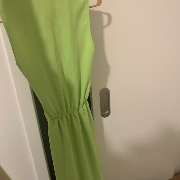 Elegant Chartreuse Tahari wrap dress - Picture 5 of 7
